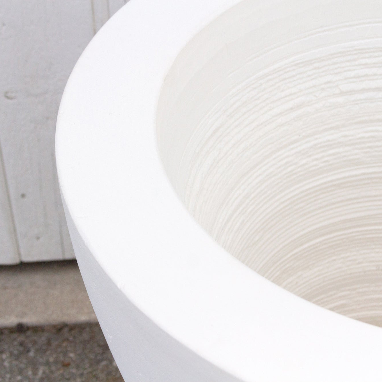 Classic White Round Planter, Set of 2 (Trade)